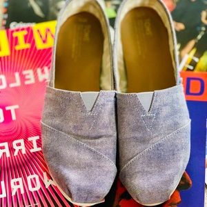 Toms Shoes